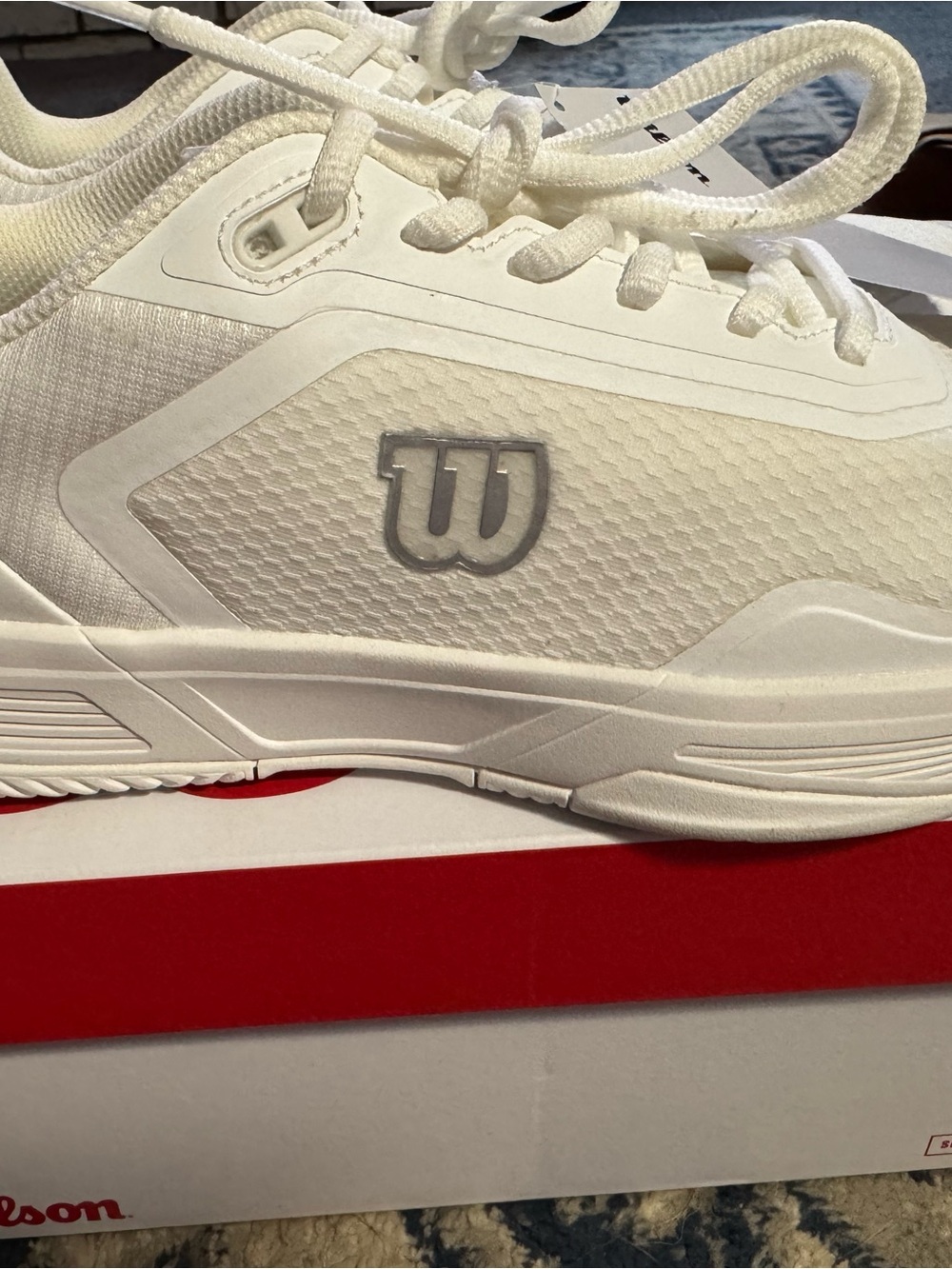 NIB Wilson CourtGlide White Silver Tennis Shoes 9.5